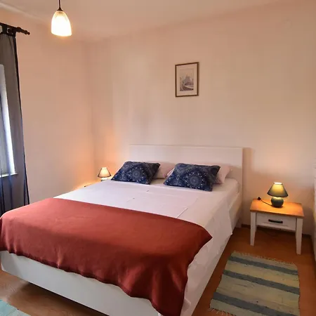 Maja 2 * تْسْغيكفانِتْسا